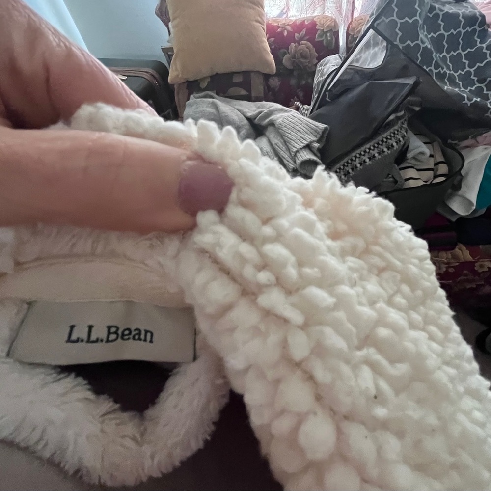L.L. Bean “Wicked Plush” Hooded Robe - Picture 2 of 9